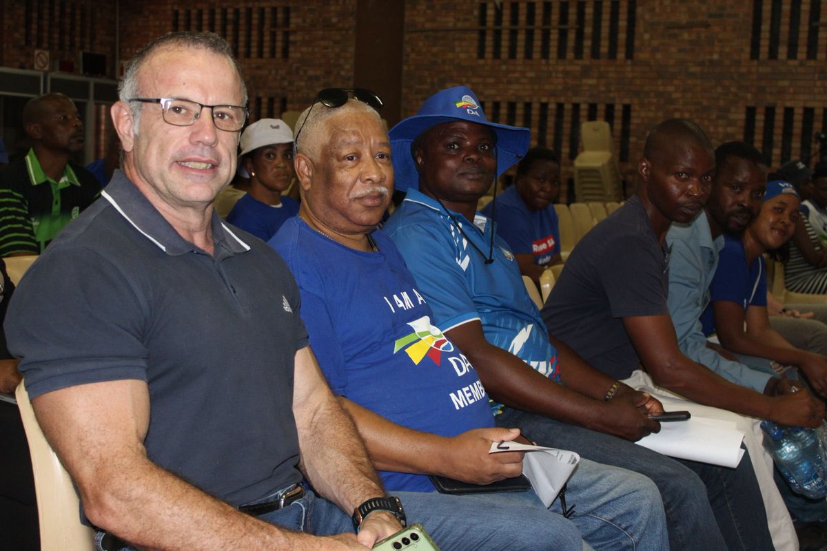 Our_DA's tweet photo. 🚨Today, the DA says NO to Eskom's 40% tariff hike at the NERSA hearing in Mpumalang! Families shouldn’t have to choose between food and electricity due to years of Eskom’s financial mismanagement.
Join the fight to #StopElectricityHikes: https://t.co/V7Pl9b9ZEL.
#StopPowerGrab https://t.co/dvkTBZRMS9