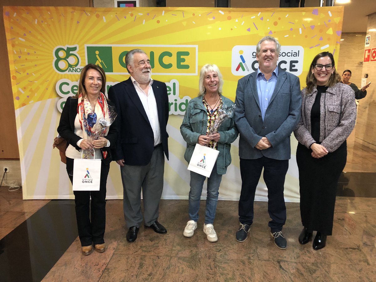 👉 El pasado lunes 25 de noviembre asistimos a la inauguración de las ‘Jornadas de puertas abiertas’ en la Delegación territorial de la <a href="/ONCE_oficial/">ONCE</a> en Murcia, cuyo objetivo es el de sensibilizar a los estudiantes sobre la integración de las personas ciegas.

⏬