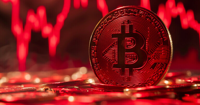 Just in: <a href="/MicroStrategy/">Strategy</a>  wipes $30B in biggest 4-day drop amid #Bitcoin correction

#Cryptonews