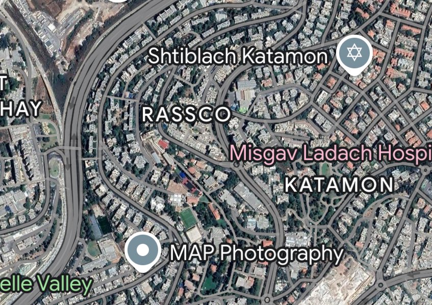 HarelKleiner's tweet image. מה משותף לארבע השכונות בתמונות?
חולון, רעננה, ירושלים פרדס חנה

למה בכל עיר יש שכונה בשם רסקו?
או יותר נכון לשאול,
למה בכל עיר יש שכונה בשם RASSCO?

כן, כי רסקו זה בכלל ראשי תיבות באנגלית - 
Rural And Suburban Settelments 
Company 
סיפור של הון, שלטון והסוכנות היהודית

שרשור
&amp;gt;&amp;gt;