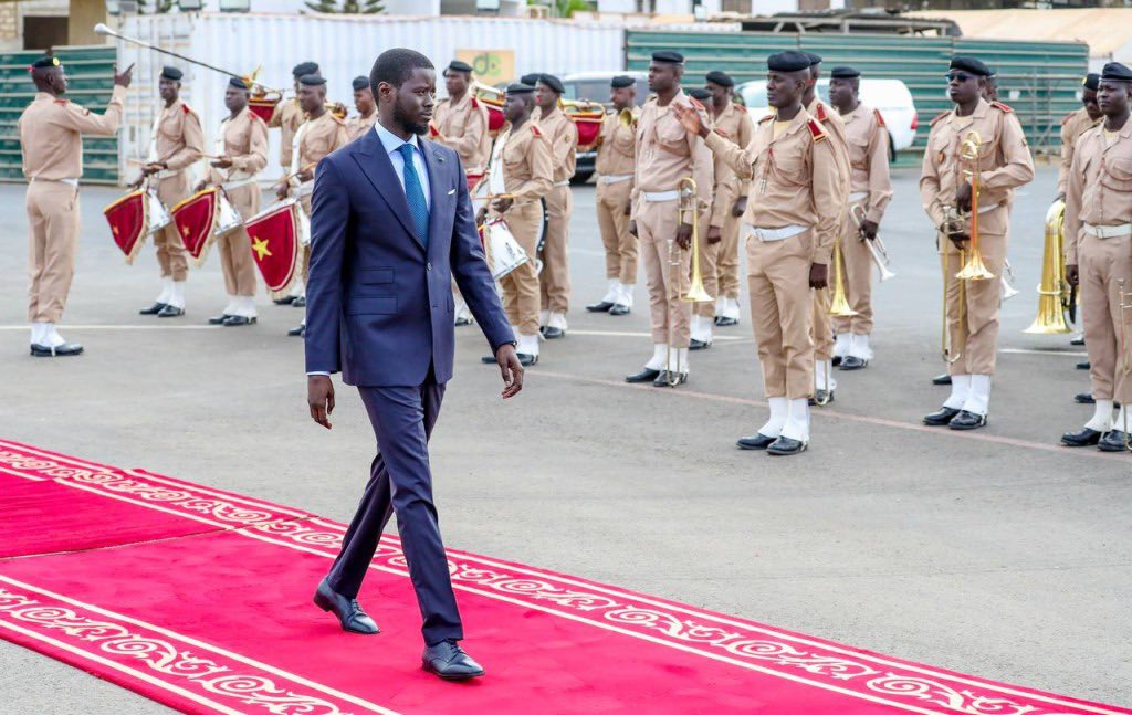 RTS1_Senegal's tweet photo. THIÈS | Le chef de l’état va inaugurer une statue de Lat Dior au mois de décembre 
https://t.co/QI58SOaa1b https://t.co/KC3EGFHj0i