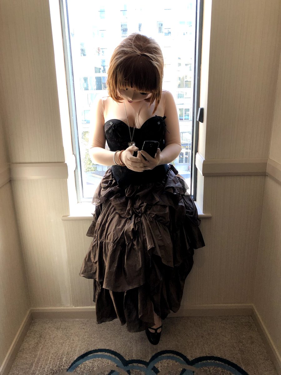 Always on the phone....
#kigurumi #animegirl #cosplay