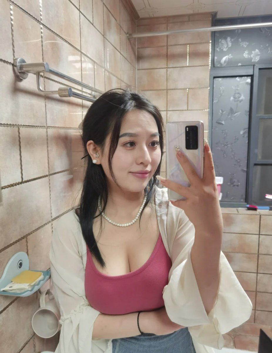 💋萌萌 162cm D杯 27歲
#價位5k

歡樂小天使，約會必選！
萌萌有著一張甜美可愛的臉蛋，笑容甜蜜，就像一顆閃亮的糖果，讓人忍不住靠近。 https://t.co/TxcP7Pu0mA