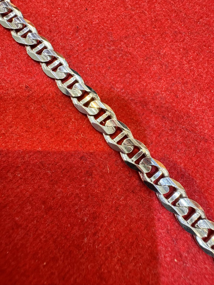 AttaCbd's tweet image. タイでは
毎回ホワイトゴールド集めてるんだけど

日本だとイケてるデザインのはだいたいAvaranchしかないから
マジでオススメ❣️

基本的に日本より金は安いし
18k以上だし間違い無いと思う😘

#thailand  #wg750  #whitegold