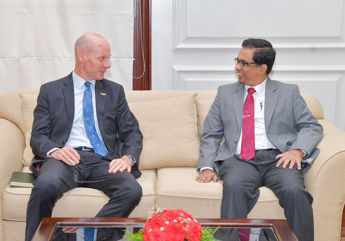 Australia’s High Commissioner to Sri Lanka, H.E. Paul Stephens, praised the new government’s corruption-free approach, reaffirming Australia’s support for strengthening ties and offering technical assistance in areas like national security, digitalization, and energy. 
🇦🇺🇱🇰