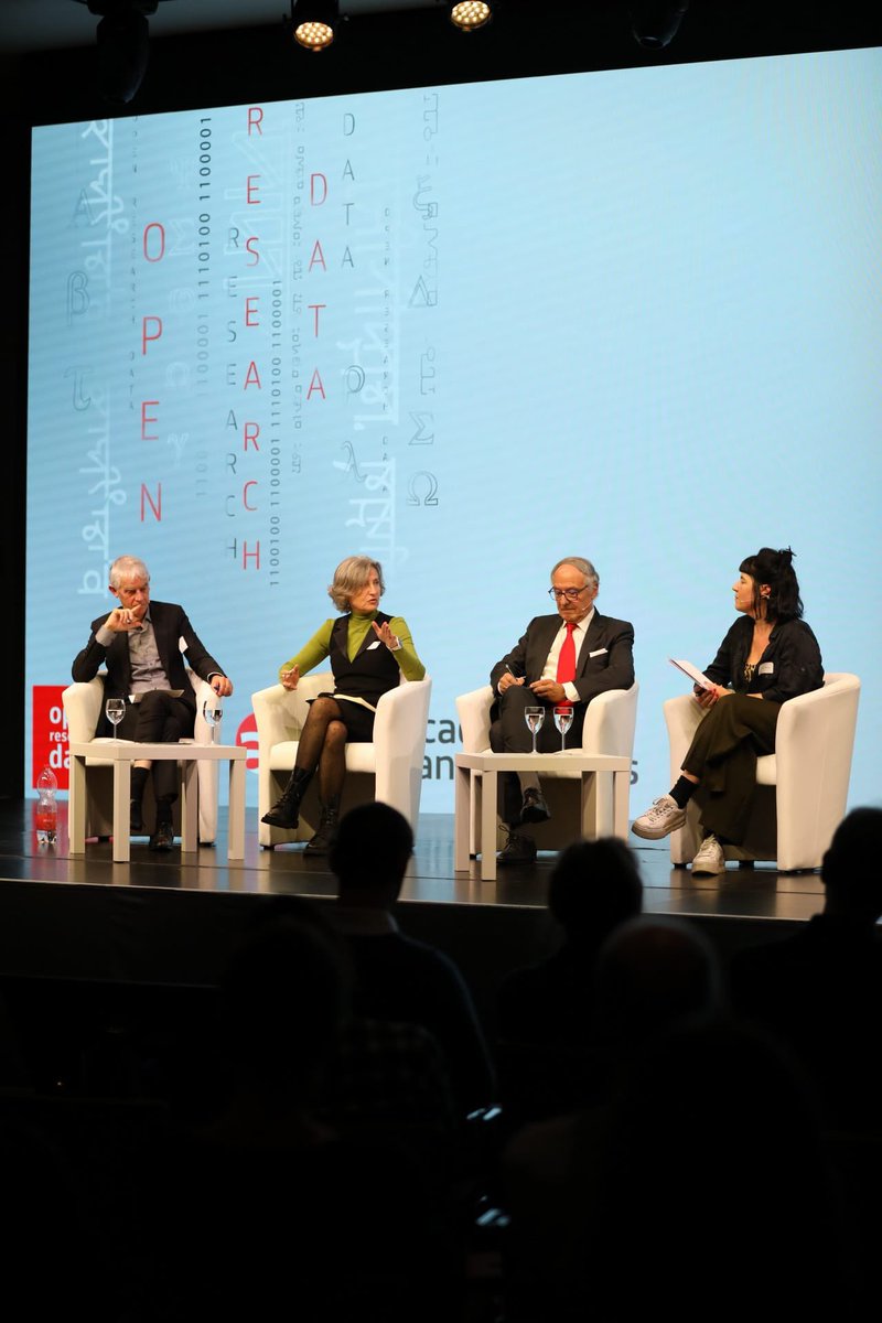 ORData_ch's tweet image. Podium Discussion with Angelika Kalt (Director SNSF &amp;amp; Chair of the Strategy Council), @FlueckigerYves (President a+) &amp;amp; @MartinVetterli (President EPFL and StraCo Member) about ’The National ORD Strategy: Challenges and Future Outlook for the Swiss Research Landscape’
#ordprize24