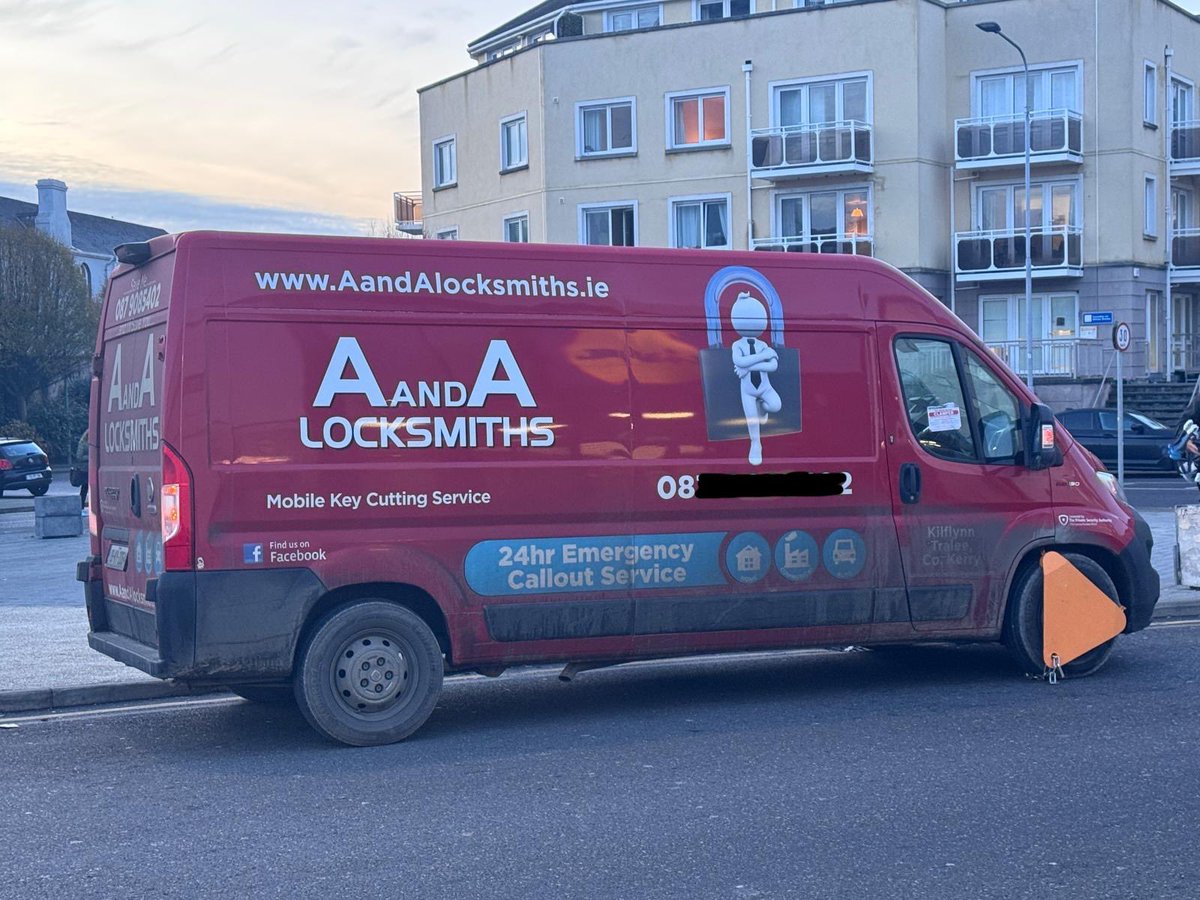An auto-locksmith in need of a key to freedom—when the wheel lock shows that even the pros can have a bad day!
#locksmiths