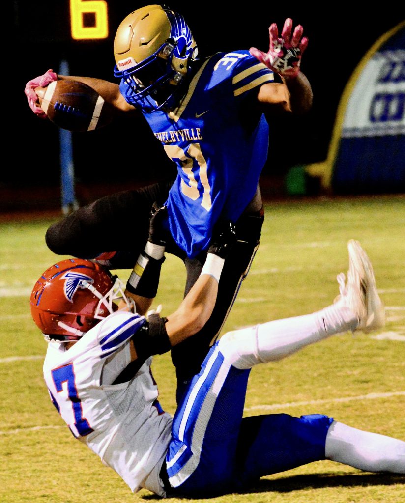 AthleteLevel's tweet photo. I wake up this morning knowing that I train one of THE BEST running backs not just in Tennessee but IN THE COUNTRY!! Anytime an athlete can rush for 2,030 yds and 24 TD's against REAL competition, he's a P4 RB. 5'11 1/2" 203 lbs. THIS is WHY I am not a believer in people who rank these kids. The vision and power to move a pile and to see a hole before it develops. Legit and timed at 4.52 in the 40. If you haven't offered Robert Bailey by now, SOMETHING is wrong. If you miss...it WILL be a huge regret later. Heed my word.