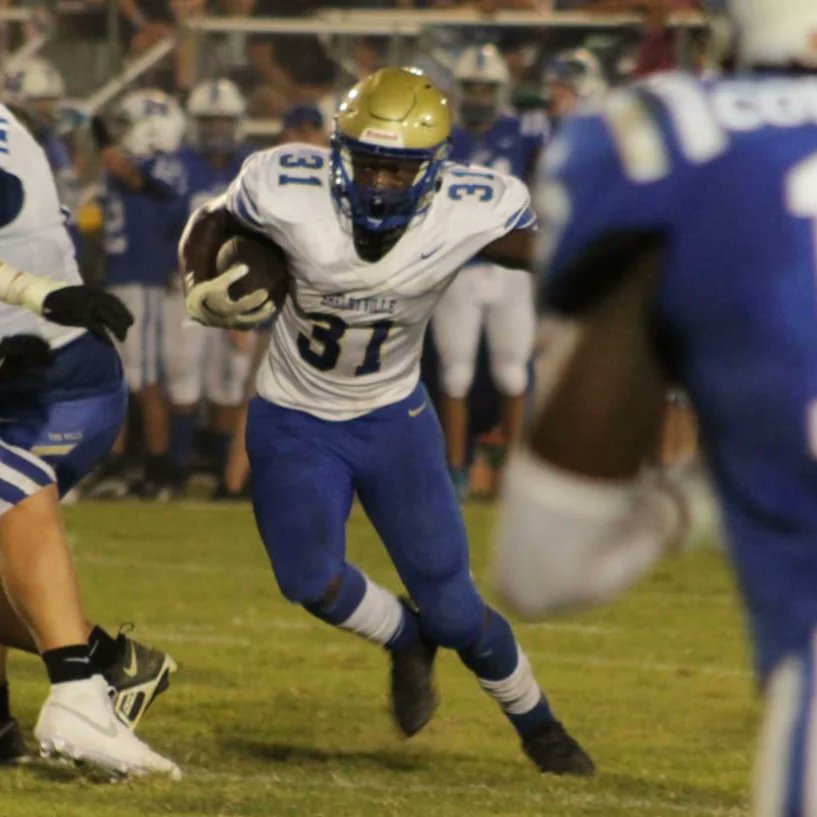 AthleteLevel's tweet photo. I wake up this morning knowing that I train one of THE BEST running backs not just in Tennessee but IN THE COUNTRY!! Anytime an athlete can rush for 2,030 yds and 24 TD's against REAL competition, he's a P4 RB. 5'11 1/2" 203 lbs. THIS is WHY I am not a believer in people who rank these kids. The vision and power to move a pile and to see a hole before it develops. Legit and timed at 4.52 in the 40. If you haven't offered Robert Bailey by now, SOMETHING is wrong. If you miss...it WILL be a huge regret later. Heed my word.