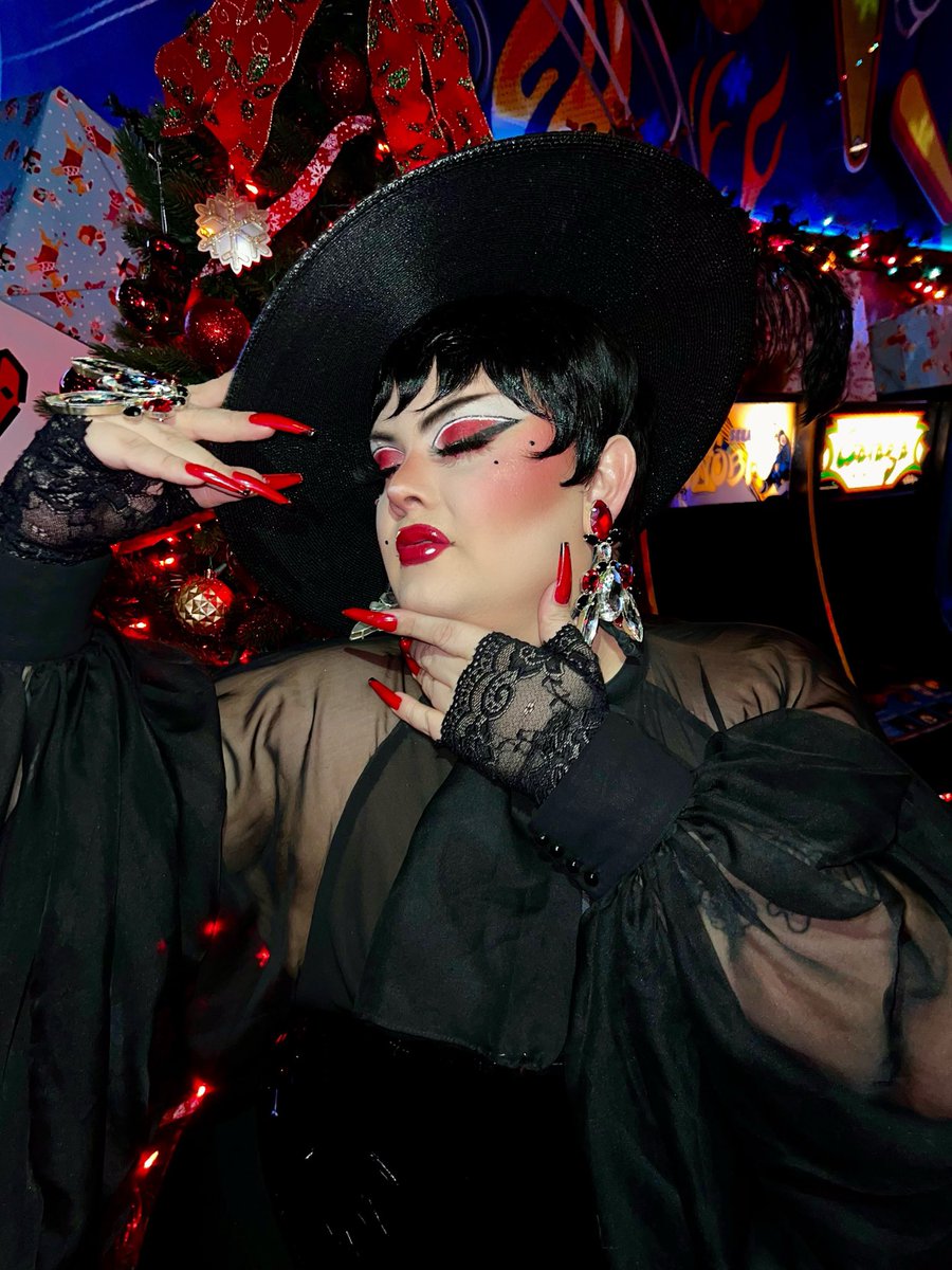 Valentine Addams tweet media