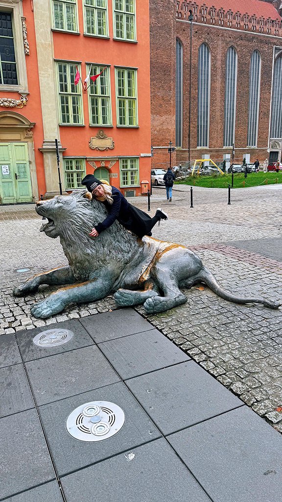 AgnesGarbowska's tweet photo. 🌌 Why do we hold onto so much stuff in our heads? Let it out, even if it’s messy.

Location: Gdansk Poland

#MindDump #LetItOut #MentalHealth https://t.co/mABXREngu6