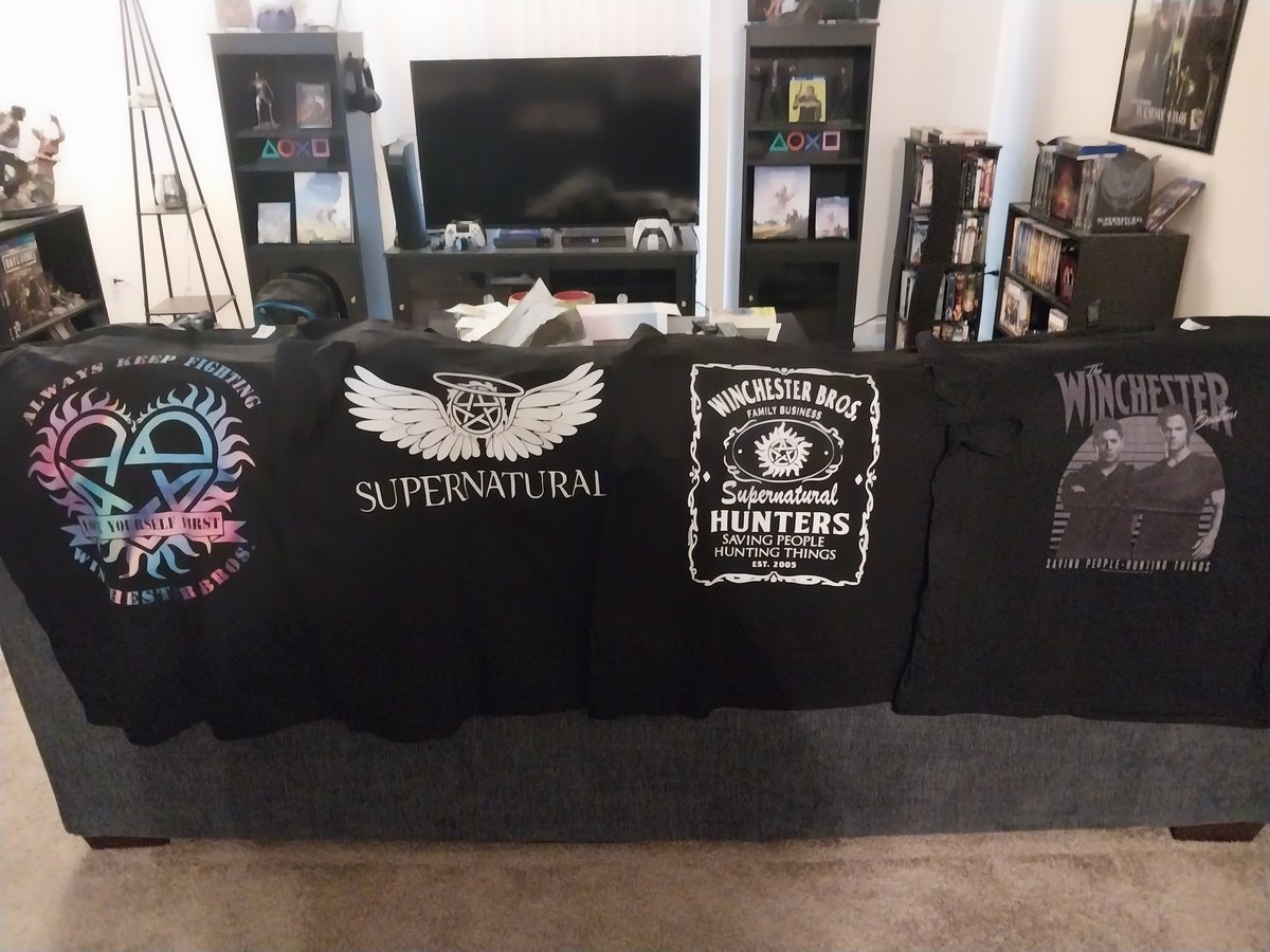 FuryOfTheAngels's tweet image. My shirts for #SPNNASH have now all arrived!! First set was bought from Hot Topic(al), and the second from Amazon, in case anyone is curious.
#CreationEntertainment #CreationCon #Supernatural #Nashville #SPNFamily #MyFirstSupernaturalCon