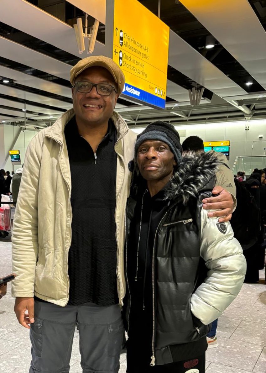 daddyhope's tweet image. Guess who I met at Heathrow Airport’s Terminal 4? The Soul Supreme himself.

For those who grew up when Zimbabwe was still functional and rocking, the musical week would not be complete without listening to Kelvin Sifelani, the Soul Supreme.

It was a joy to meet him after so…