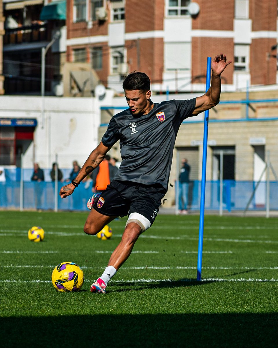 🏋🏻‍♂️ Esta mañana <a href="/vicama8/">Victor Camarasa</a>, <a href="/Mbd99Simo/">Simo Bouzaidi</a> y <a href="/alangodooy9/">Godoy⚡️</a> han realizado parte de la sesión de trabajo con el grupo ultimando sus procesos de recuperación 💪🏻

🔜🧠 #EldenseRacingFerrol ⚔️⚽️

#ElijoSoñar ✨ #AupaDeportivo