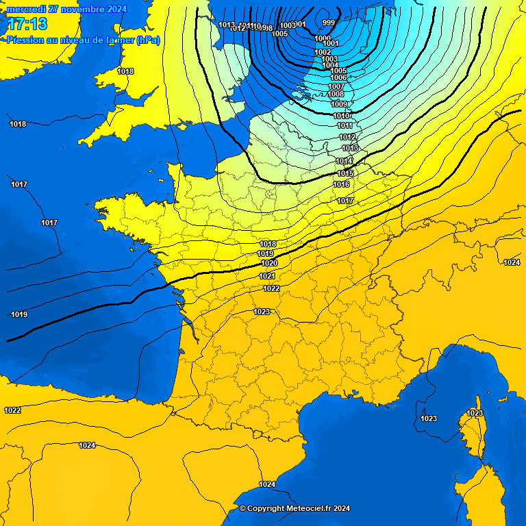 StormchaserNL's tweet image. 🌬 Storm #Conall schampt nu met de kern langs Vlieland! Aan de achterzijde van dit lagedrukgebied is een scherp windveld ontstaan, dat nu nog ~100 km uit de kust ligt. Bereikt tussen 19-20u het noordwesten en trekt later vanavond oostwaarts over het noorden van NL 👇