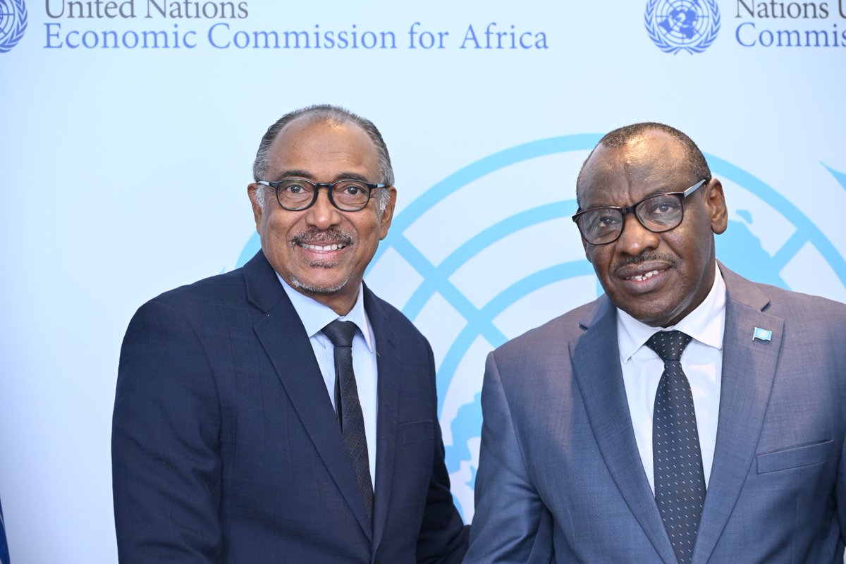 ECA_OFFICIAL's tweet photo. @MichelSidibe paid a courtesy visit to @ECA_OFFICIAL ES @ClaverGatete   &amp; discussion focused on policy reforms &amp; healthcare in Africa, incl. boosting regulatory systems &amp; local production, R&amp;D, health industrial parks &amp; IP policy changes. https://t.co/UDPxpRxtSd