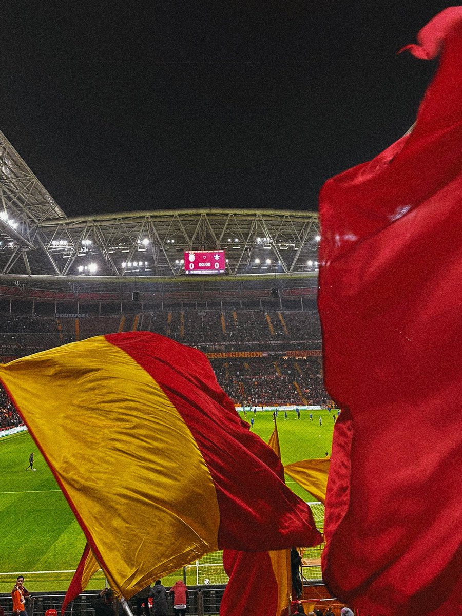 "Eğdirmem başımı kimselere; ama sana yerle bir oldum."