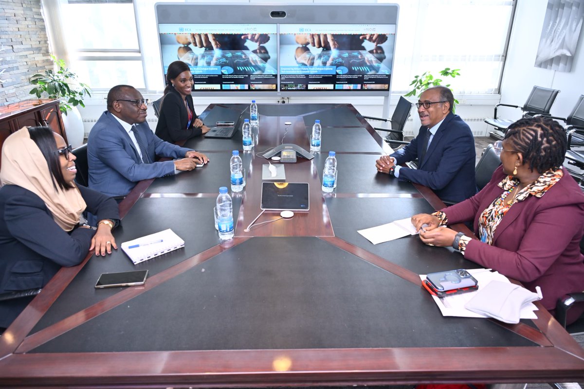 ECA_OFFICIAL's tweet photo. @MichelSidibe paid a courtesy visit to @ECA_OFFICIAL ES @ClaverGatete   &amp; discussion focused on policy reforms &amp; healthcare in Africa, incl. boosting regulatory systems &amp; local production, R&amp;D, health industrial parks &amp; IP policy changes. https://t.co/UDPxpRxtSd