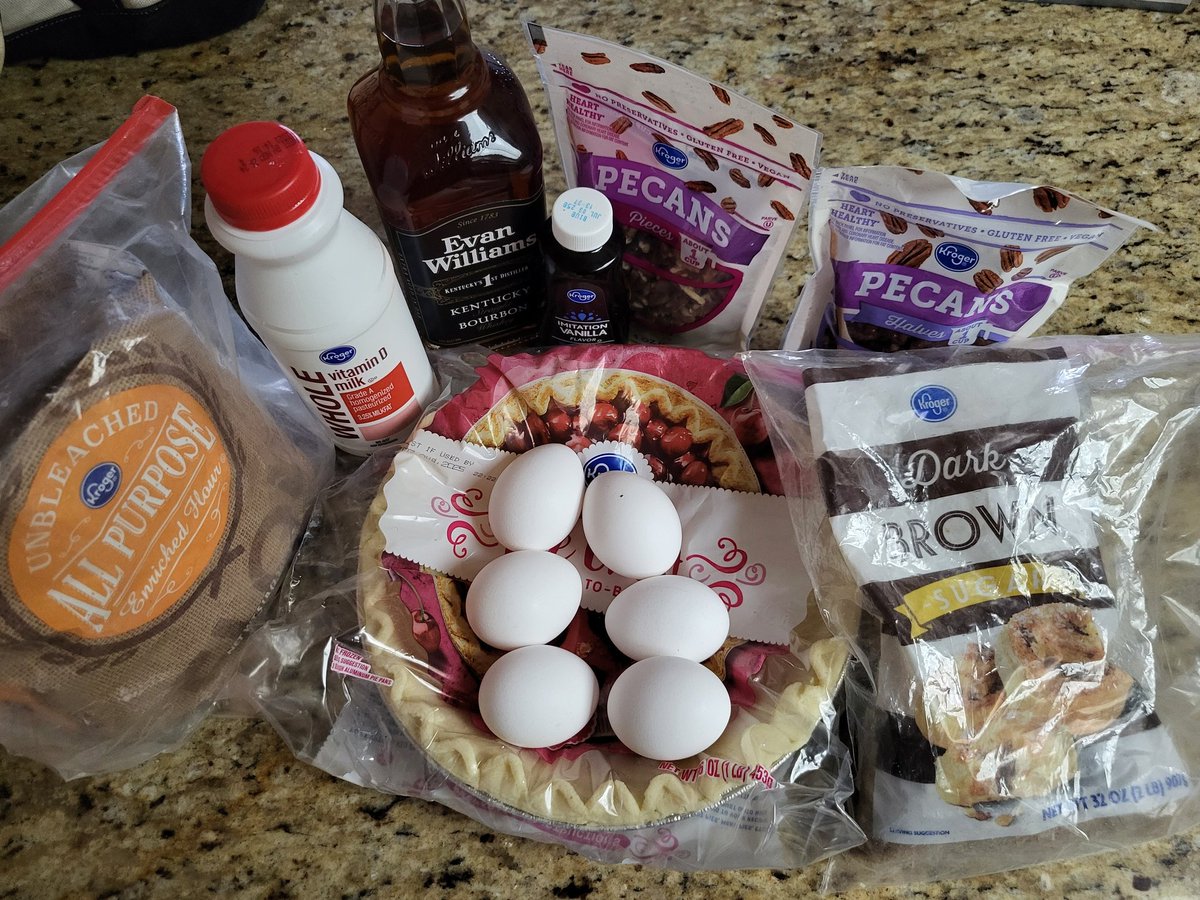 GloucesterTx's tweet photo. Made a pie this morning. https://t.co/LCT69MFLqD