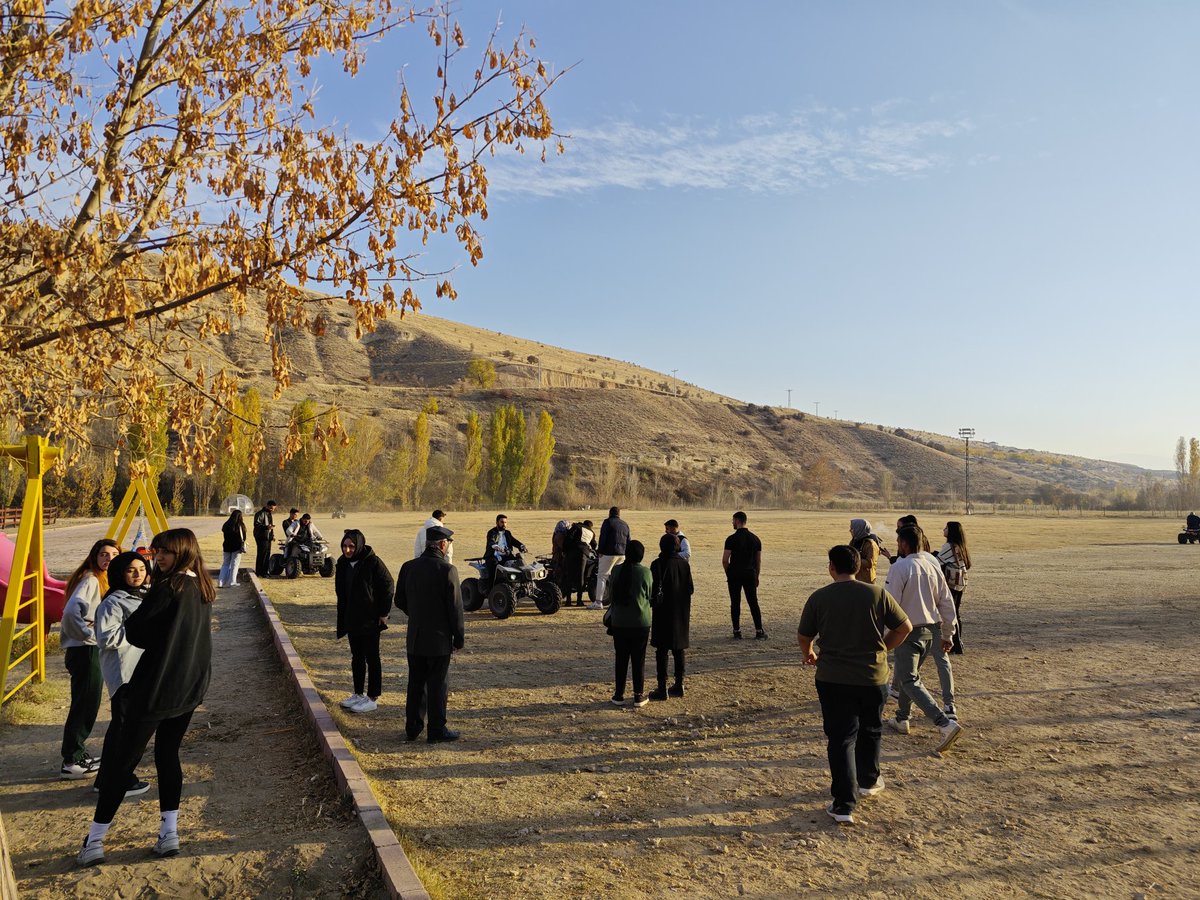 ÜniAK'ta Bugün✨️😎

Malatya ÜniAK teşkilatımız, Belediye Başkanımız Sn. <a href="/hasanulutasbb/">Hasan Ulutaş</a> 'ın katılımıyla vize öncesi moral gezisi düzenledi.🏇🏻💯

Kampüslerde AK Gençlik Rüzgarları Estirmeye Devam Ediyoruz🚀💨

<a href="/eyupkadirinan/">Eyyüp Kadir İnan</a>
<a href="/mucahidsuleyman/">Mücahid Süleyman Daldallı</a>