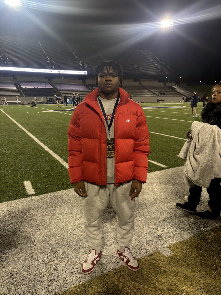 _nolimitjay_99's tweet photo. Enjoyed Game Day Visit @ZipsFB @CoachRenoFerri @BallCoachJoeMo !! https://t.co/c4YYxSWOJx