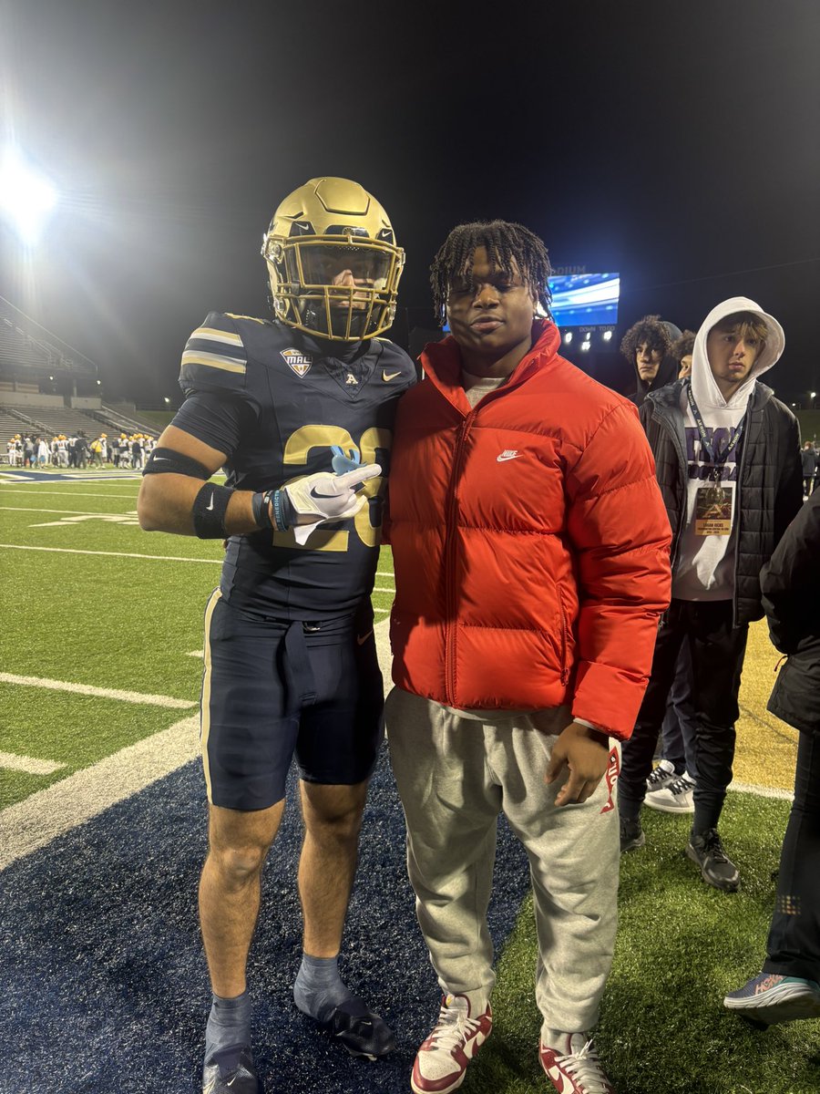 _nolimitjay_99's tweet photo. Enjoyed Game Day Visit @ZipsFB @CoachRenoFerri @BallCoachJoeMo !! https://t.co/c4YYxSWOJx