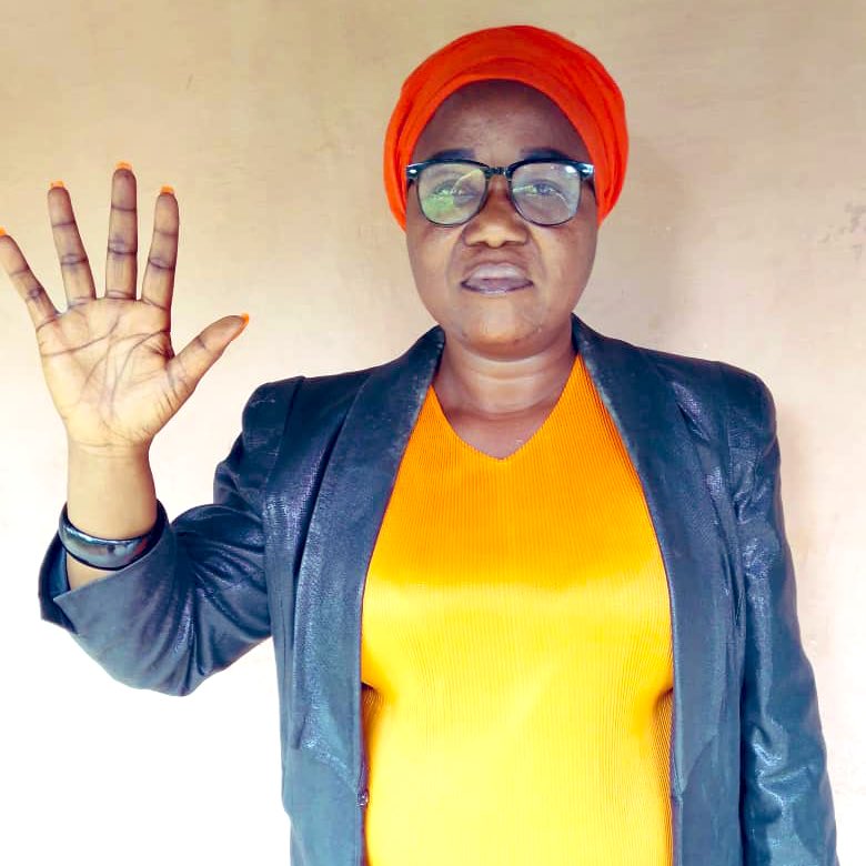 Ici dans la province du Kwilu, nous disons non aux #VBG, c'est chaque jour, chaque heure, chaque minute, chaque seconde que les #VBG se font, nous disons NON, NON, NON s’insurge Mme Olana, point focal #RSLF 

<a href="/tufaulu/">Tufaulu Pamoja</a> <a href="/SwedeninDRCongo/">Sweden in DR Congo</a> <a href="/FifiBaka/">Baka Fifi</a> <a href="/FMwangilwa/">Faida Mwangilwa</a> <a href="/KvinnaKvinnaINT/">Kvinna till Kvinna International</a>