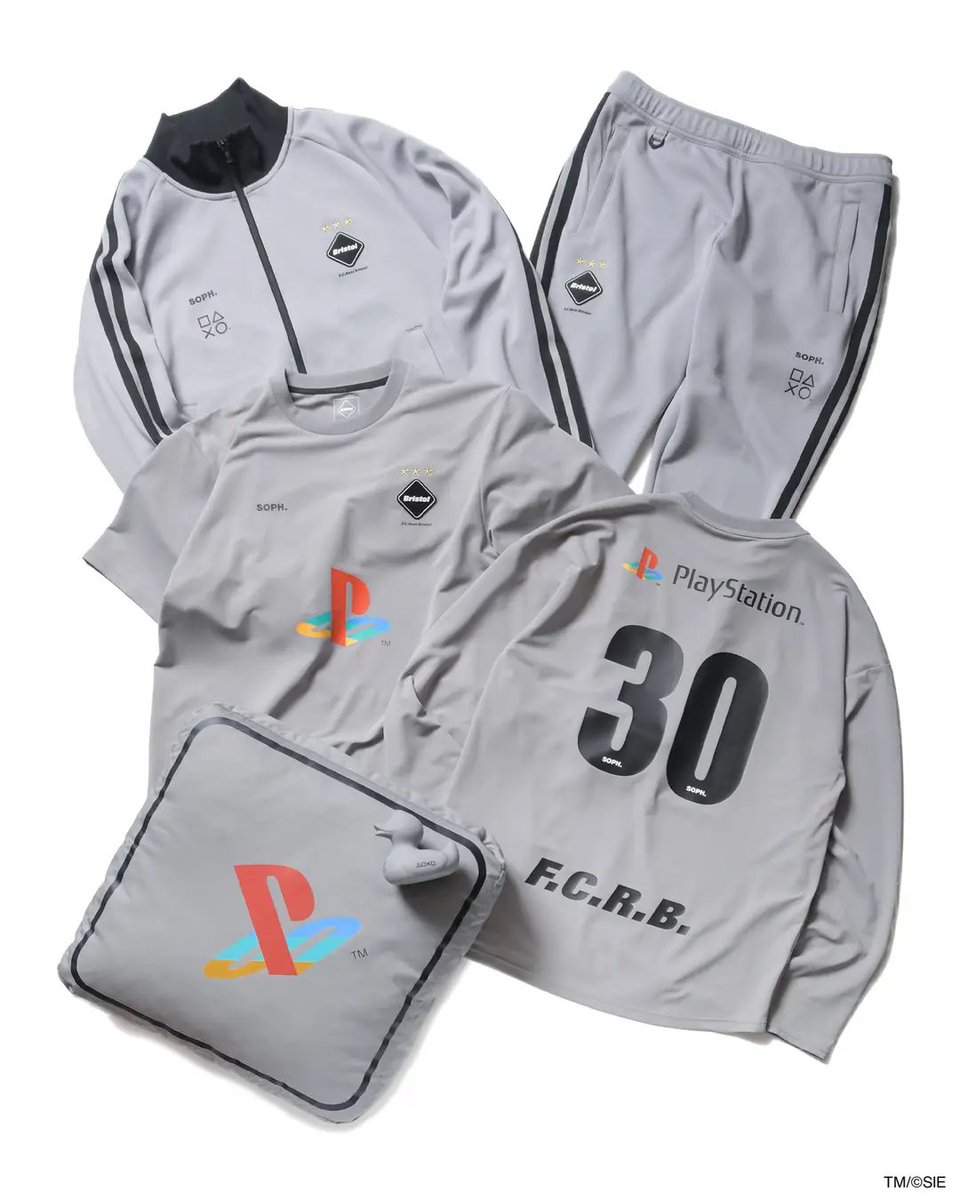 japanicanblog's tweet image. 「F.C.R.B. Shop Mini」for 30th anniversary of PlayStation®

初代PlayStationをモチーフにした特別コラボデザインのウェアを先行販売！
Sony Park Miniにて2024年12月3日（火）～16日（月） 開催決定

#FCRBShopMini