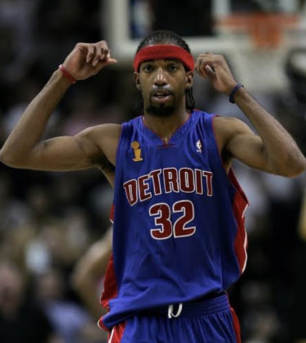 TheHoopHerald's tweet photo. Young people have no idea how good this dude was https://t.co/Ev8qHTFGAE
