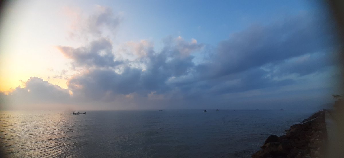 hoanglong100807's tweet photo. #beach #Trending #Vietnam 🥰 https://t.co/WHk33qgdVY
