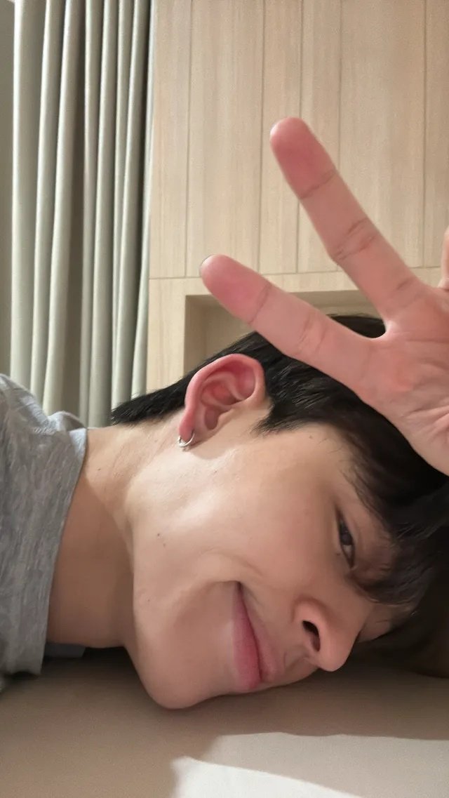 Broadcast : cute

คืนนี้หลับฝันดีแล้วเรา ได้เห็นหน้าคนหล่อ 💕

<a href="/ppnaravit/">ppnaravit</a> 
#ppnaravit