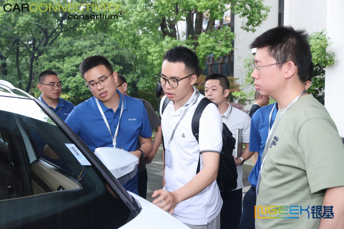 Car Connectivity Consortium tweet media