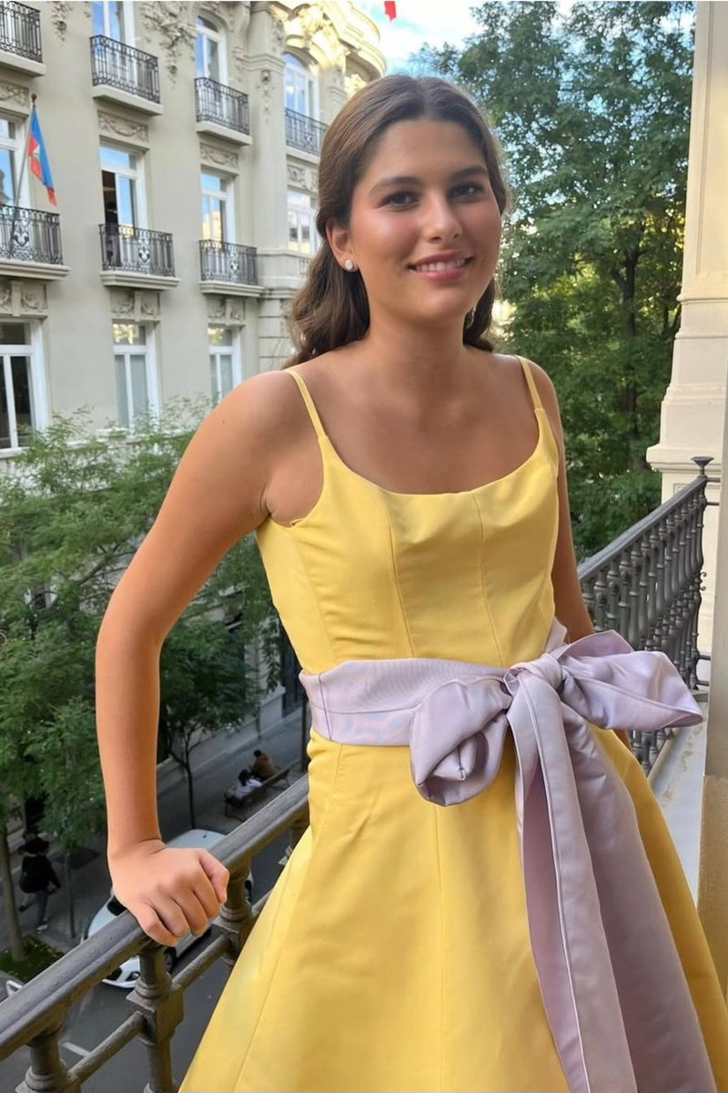 Monarchies2000's tweet photo. Pour le Bal des débutantes (2024) , la princesse Eugénie de Bourbon, 17 ans, fille du prince Louis-Alphonse de Bourbon, prétendant au trône de 🇫🇷, aura pour cavalier, l'archiduc 🇭🇺 Charles-Constantin de Habsbourg-Lorraine , 20 ans, arrière-petit-fils de l'Empereur Charles Ier. 👑 https://t.co/B9AjumyiFE