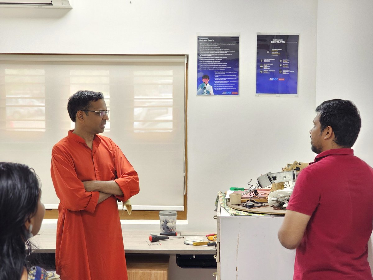 MindBrainCenter's tweet photo. We were honored to #host Swami Shubamritananda Puri, @AmritanandamayiMath.
He was explained on the ongoing and upcoming #research at the @MindBrainCenter
#ambc #mindbrain #amrita https://t.co/r3kEVjBCr7