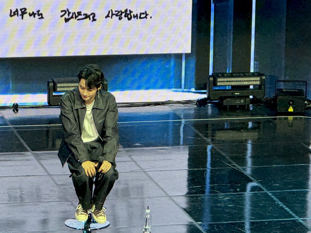 mauvecompany's tweet photo. #JAYBNOW

우리라는 이름에 한 줄 더 써내려가는 오늘💚
쇼케이스 즐거웠으면 소리질러~!
내가 말했지? 아가새 사랑한다고🫶🏻

@ 241127 JAY B [Road Runner] Showcase

#JAYB #제이비 #RoadRunner https://t.co/y6rXGAvon5