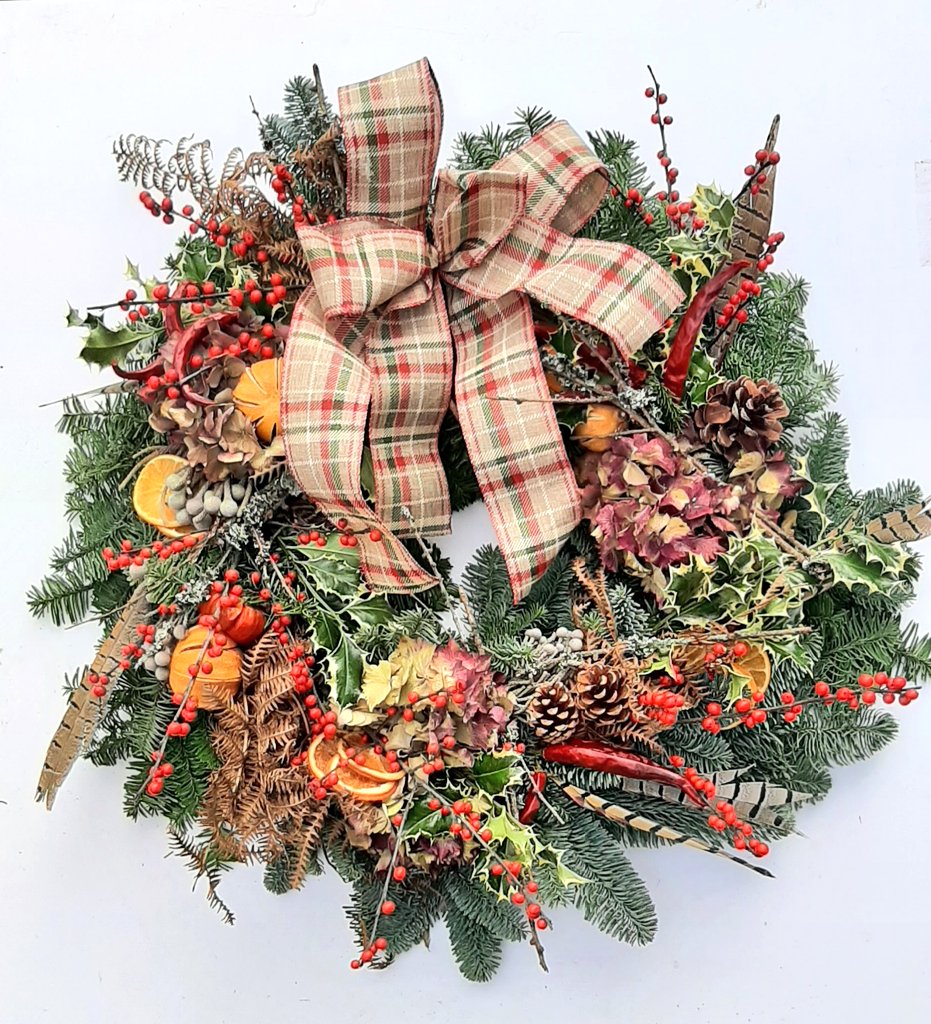 jpmoseley's tweet photo. Another busy day of festive wreaths!
Always great fun to craft these cheery welcome wreaths with lots of seasonal foliage, dried fruits, cones and Hydrangea heads.
#Christmas #wreath #festive #wreaths #getcreative #makeyourown #flowertalk #floristry #flowers #JonathanMoseley https://t.co/G19mAHKuAa