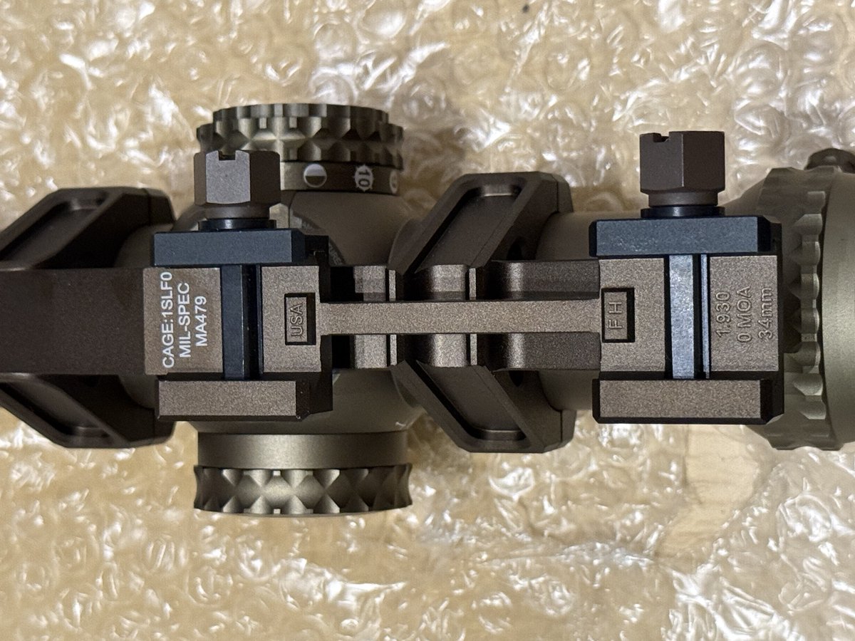 Evolution Gear NightForce ATACR 1-8x24 34mm
NIGHTFORCE Ultra Mount 30mm径 スコープマウント
スコープとマウントセットになります、ゲーム使用なし付属フロントリングあります。
新品ですと合わせて65kぐらいなので送料込み57kで！身内割あり！！
 #ミリタリー物販