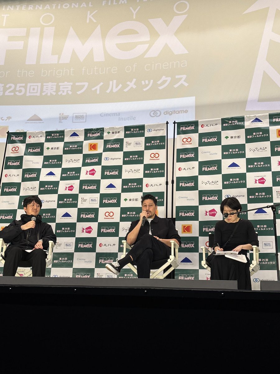 「ソクチョの冬」、素晴らしい。監督の言うハマスホイの如く陰鬱な世界で孤立しながらも、どこか開放的であろうするヒロインの姿勢が美しい。束草は初夏に訪れたことがあり雪岳山と漁港が風光明媚で、とうもろこしマッコリの美味を思い出した。
#filmex