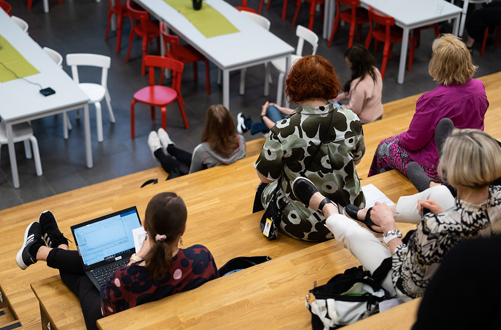 Valteri_fi's tweet photo. Kurkkaa tulevan lukukauden koulutustarjontaamme!💡

Koulutuskalenteristamme löytyy monipuolisesti lähikoulutuksia ja webinaareja lasten ja nuorten kanssa toimiville ammattilaisille. 

Tule päivittämään osaamistasi kanssamme!

👉https://t.co/gmvpw1fGA7 https://t.co/5BbVgjbqT9