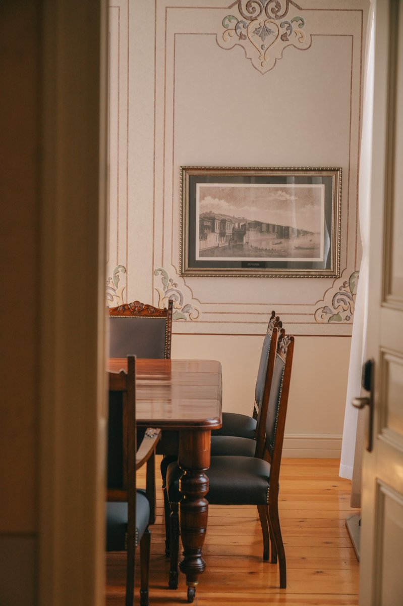 Let us accompany your most special meetings.

📍Meroddi Barnathan Hotel
✨ Meeting Rooms

#meroddihotels #meroddibarnathanhotel #galata #beyoglu #hotel #boutique #boutiquehotel #history #hospitality