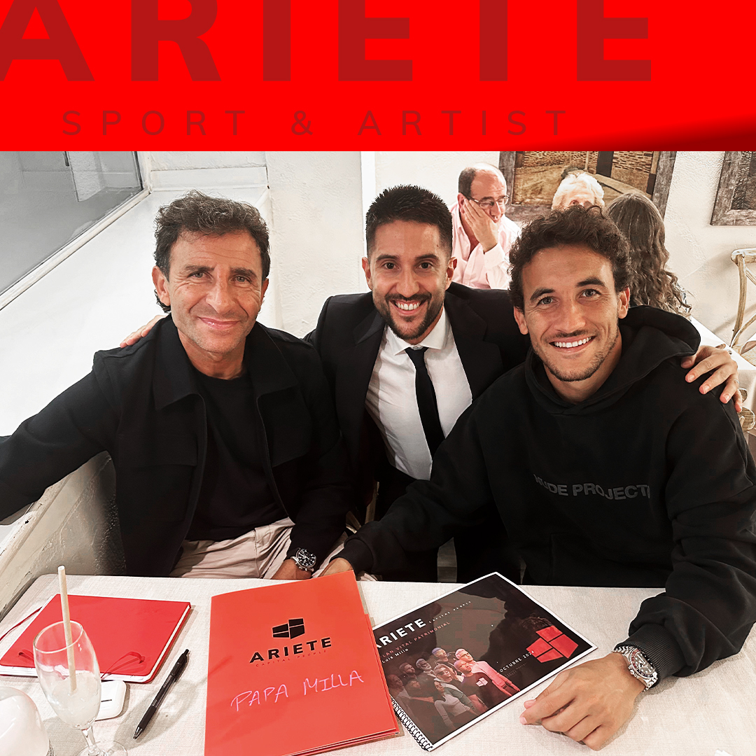 Arietecapital's tweet image. ¡2 generaciones que confían en #Ariete!

@LuisMilla_6, del @GetafeCF, y su padre, el entrenador @Luismillacoach confían en Ariete y en su #CapitalManager.

Padres e hijos compartiendo más que sueños:  𝘂𝗻𝗮 𝘃𝗶𝘀𝗶𝗼́𝗻. 

✨Gracias por soñar a lo bestia.

#ARIETEsportartist