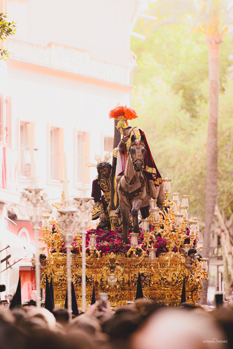 ᗰISᗰO SITIO.
ᗰIᑎᑌTOS ᗪESᑭᑌÉS.

<a href="/HdadSanGonzalo/">Hermandad de San Gonzalo</a> | <a href="/lascigarreras/">Las Cigarreras</a> 
<a href="/EspDeTriana/">Esperanza de Triana</a> | <a href="/3Caidas_Triana/">Tres Caídas de Triana</a>