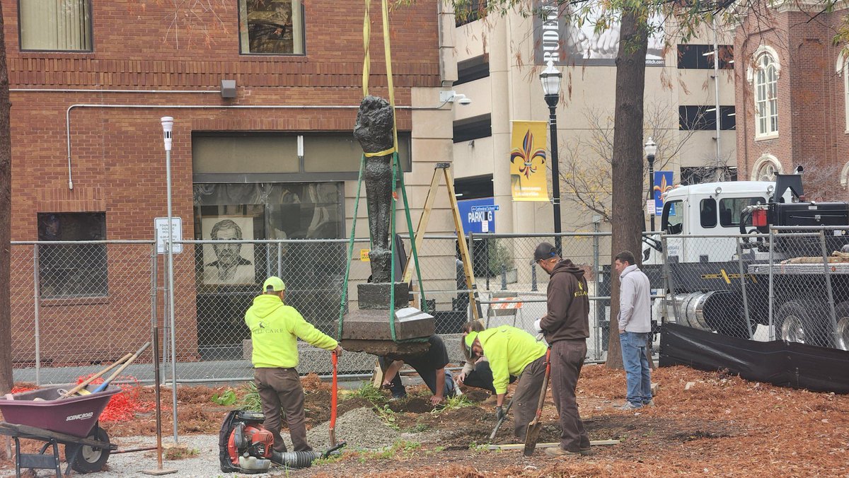 Urban Design Studio (@udstudiolou) on Twitter photo Despite the weather the Trager MicroForest continues to move forward. More trees on the way too. udstudio.org/stories/tmfp-w… Despite the weather the Trager MicroForest continues to move forward. More trees on the way too. udstudio.org/stories/tmfp-w…
