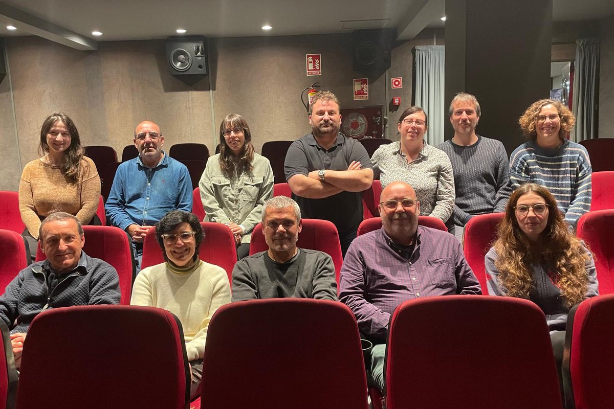 elcargolpenedes's tweet photo. 📽️🎞️Cineclub Vilafranca renova la seva junta amb Pablo Sancho com a president
https://t.co/3tRc139SU7 https://t.co/8FqF34QaNA