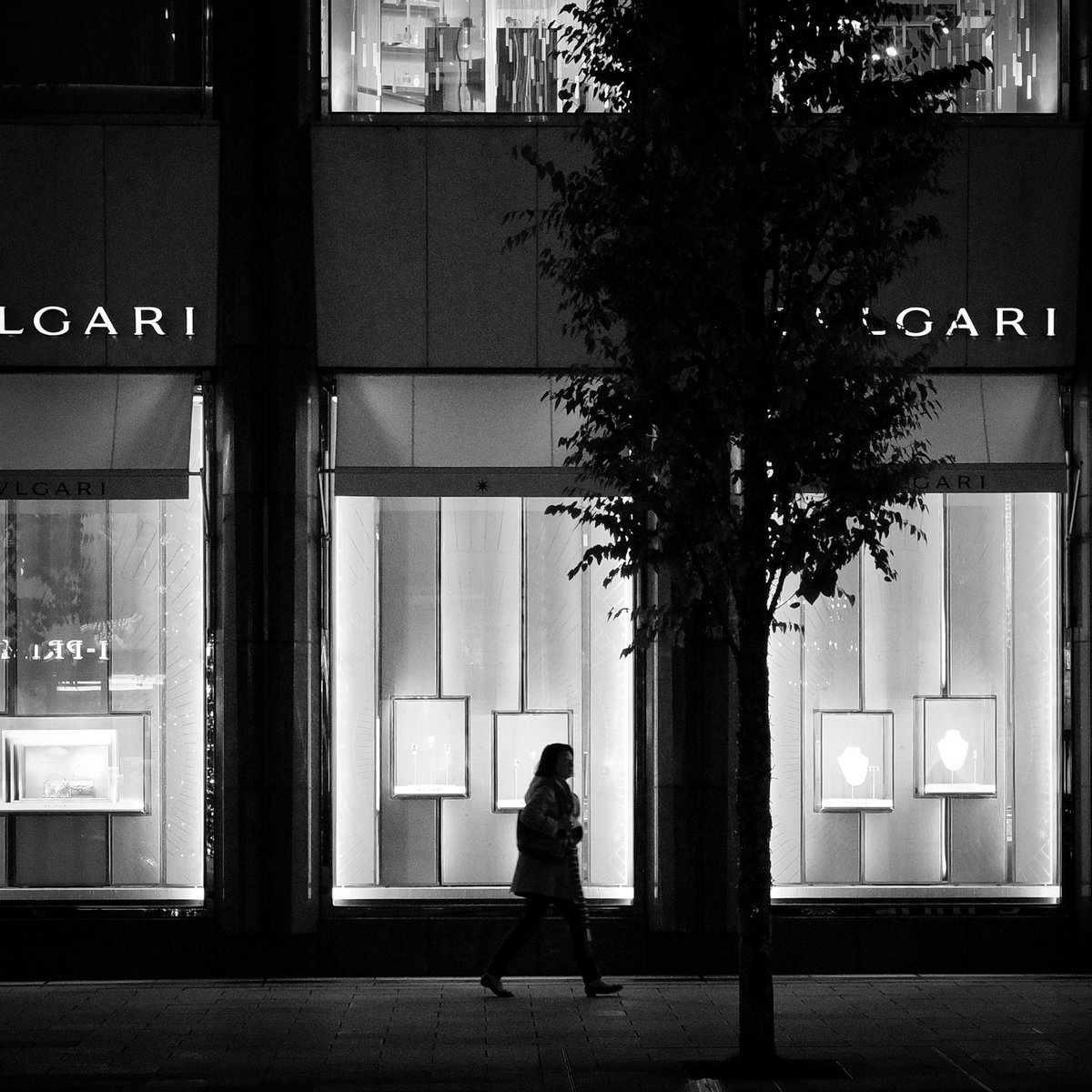 naotake_speaks's tweet image. #ショーウィンドウ #displaywindow #東京 #tokyo #streetphotography #bnw #bw #Monochrome #grsnaps
#gr_meet_japan
#shootgr #ricohgr3x #gr3x #ginza #銀座