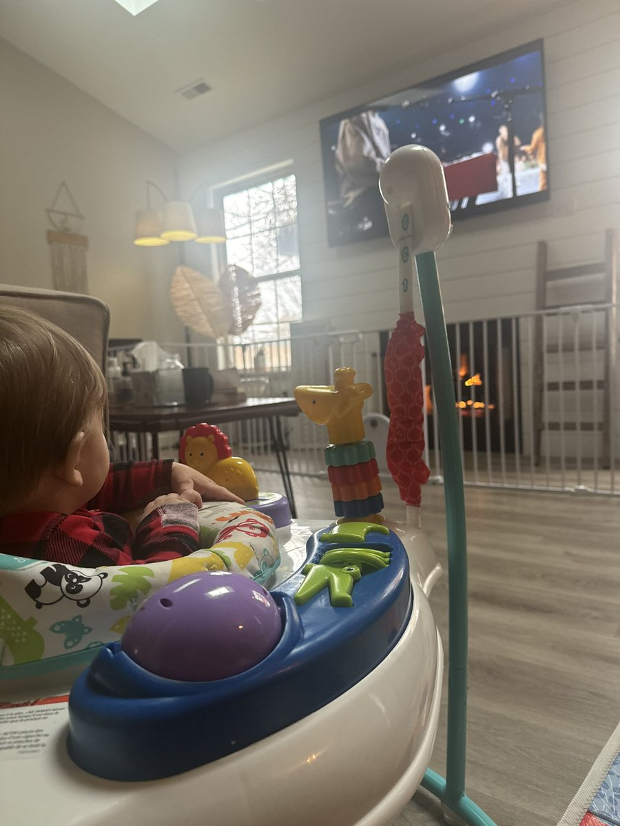zachhomol_'s tweet photo. Little mans favorite tunes 
-Goodness of God 
-I trust in God 
-The ants go marching https://t.co/9nQZ3QZp5H