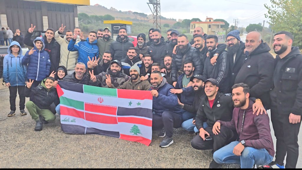 daraa_net_2020's tweet photo. من بلدة الخيام المقاومة في #جنوبيّ_لبنان 💛🇸🇾✌🏻

#قطعاً_إنتصرنا https://t.co/ENHl6hhHr6