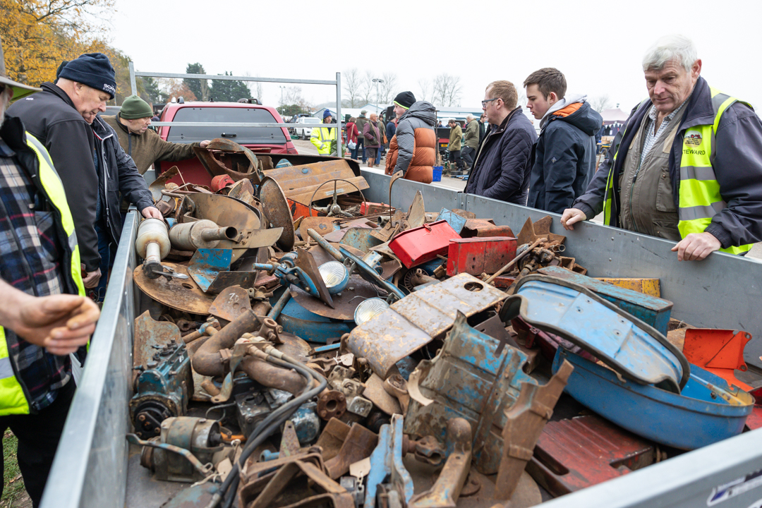 There was an enthusiastic turnout for both the Saturday Auction and Sunday Sortout - as always! 😀 

Did you manage to find a bargain? 🔨 ⚙️ 

#VTS2024