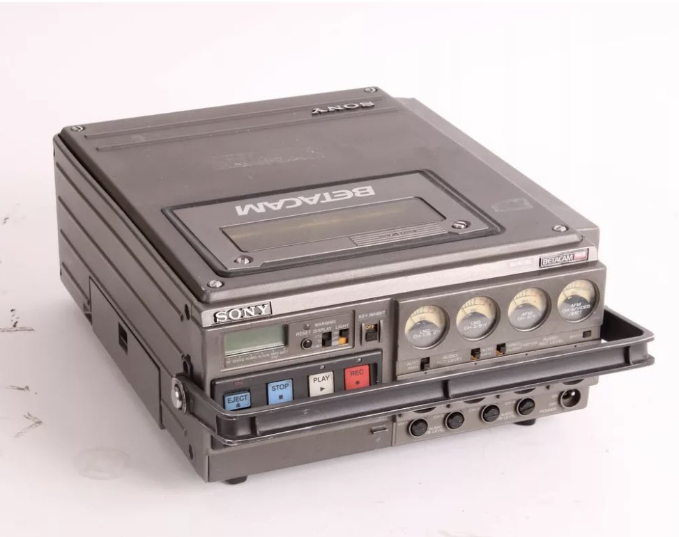 paulwalkertv's tweet photo. @IanHunterMedia I’ve still got the portable Beta machine from the Sky edit truck which nobody wanted https://t.co/VEyWWLDoEm