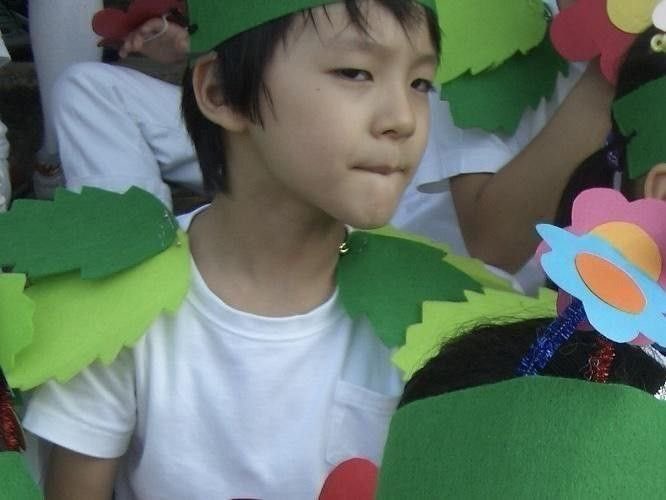 เมื่อครูถาม ใครเล่นฟีฟายเก่งที่สุดในห้อง

 ทุกคน * หันมามองที่ผม